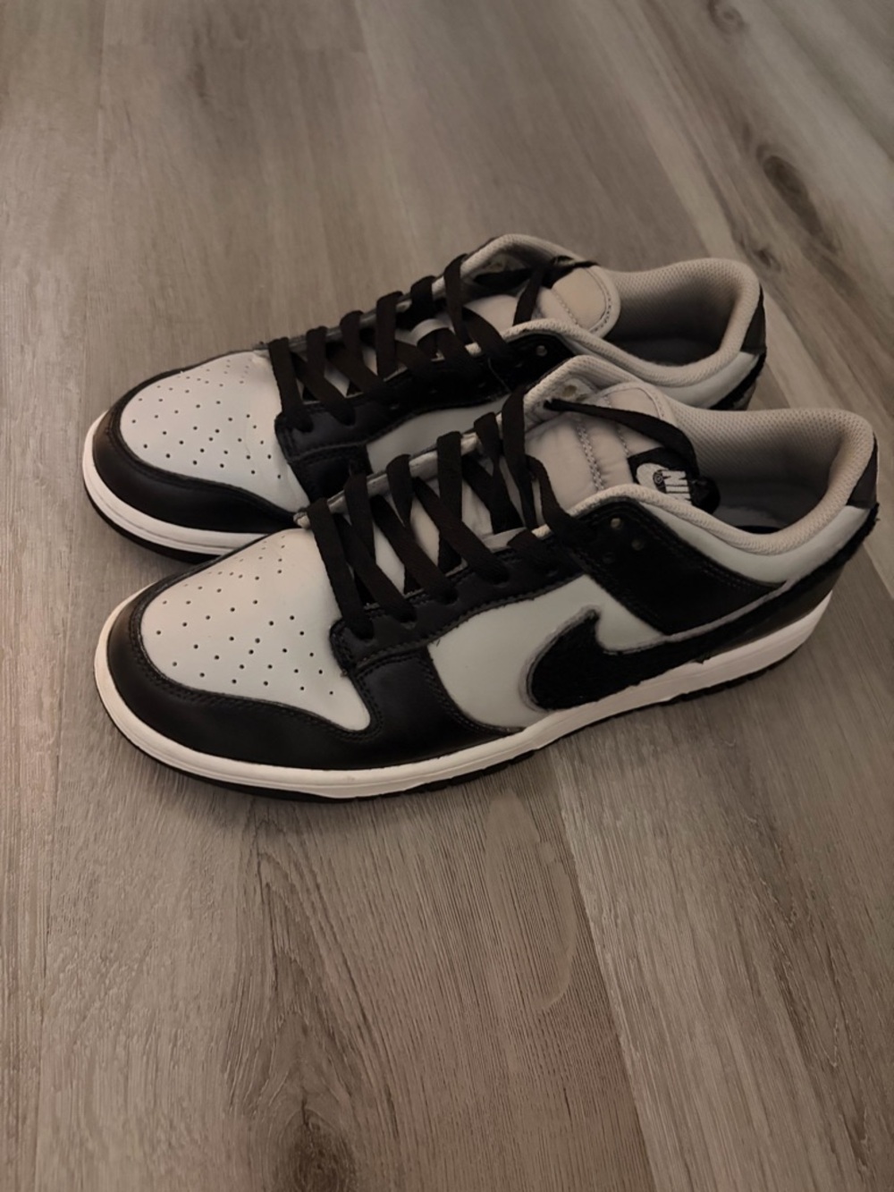 Nike Men's Low-Top Sneakers in Black and Gray